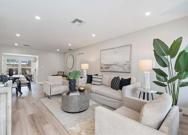 Property at 9361 Bellewood St, Palm Beach Gardens, FL 33410, 4 beds, 2.5 baths