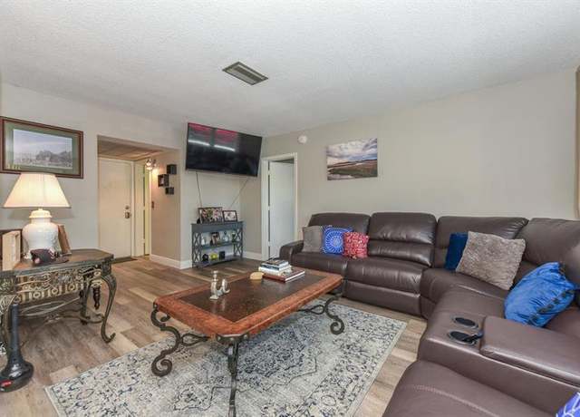 Property at 298 SW 6th St #103, Boca Raton, FL 33432, 1 bed, 1.5 baths