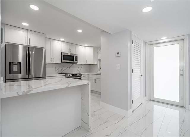 Property at 361 S Hollybrook Dr #105, Pembroke Pines, FL 33025, 2 beds, 2 baths
