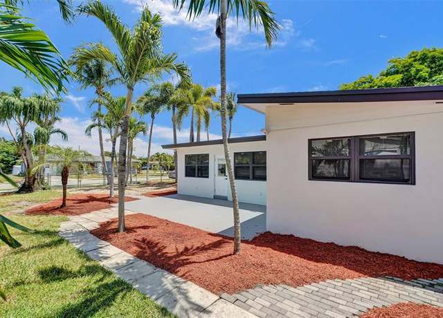 Property at 1302 S 22nd Ct, Hollywood, FL 33020, 3 beds, 2 baths