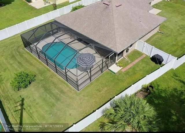 Property at 17 Lamar Ln, FL 32137, 3 beds, 2 baths