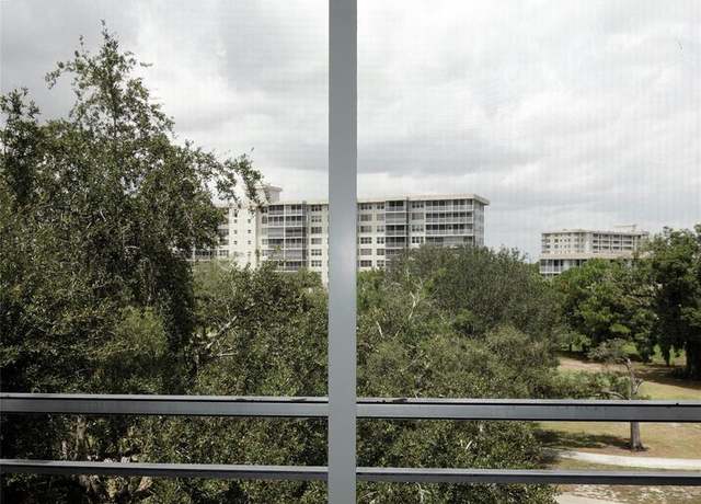 Property at 545 Oaks Ln #508, Pompano Beach, FL 33069, 2 beds, 2 baths