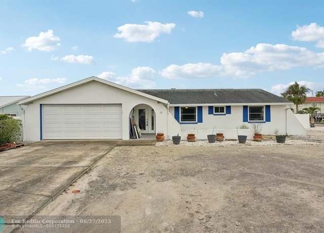 Property at 928 Spindle Palm Way, FL 33572, 3 beds, 2 baths