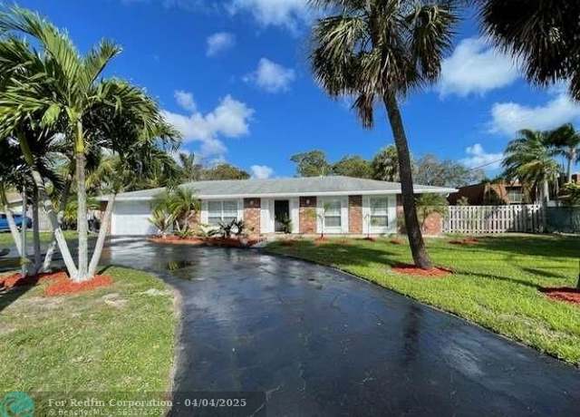 Property at 5103 Center St, Jupiter, FL 33458, 4 beds, 2 baths