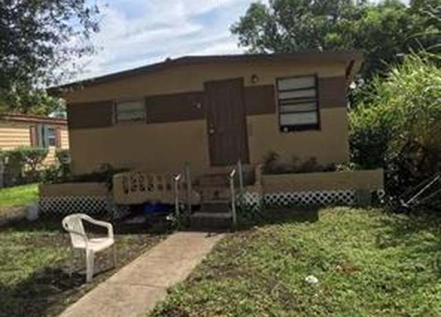 Property at 841 Rickey Jackson Blvd, Pahokee, FL 33476, 4 beds, 1 bath