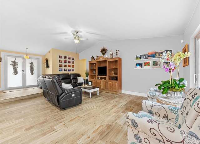 Property at 6440 NW 201st Ter, Hialeah, FL 33015, 4 beds, 2 baths