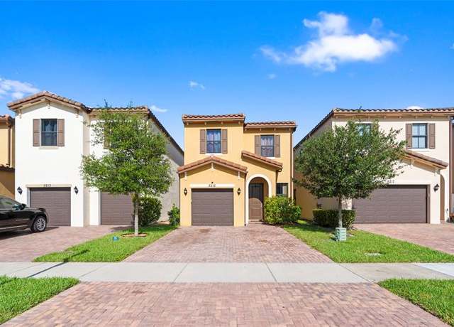 Property at 5215 NW 50th Ter, Tamarac, FL 33319, 3 beds, 2.5 baths