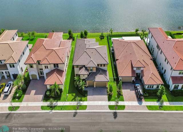 Property at 9040 W Parkland Bay Trl, Parkland, FL 33076, 5 beds, 5.5 baths