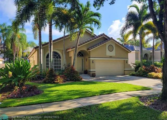 Property at 10367 Lima St, Hollywood, FL 33026, 3 beds, 2 baths
