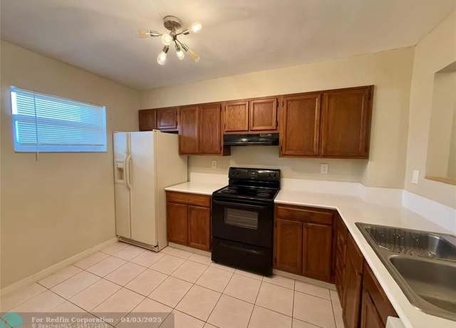 Property at 1200 NW 87th Ave #515, Coral Springs, FL 33071, 2 beds, 2 baths