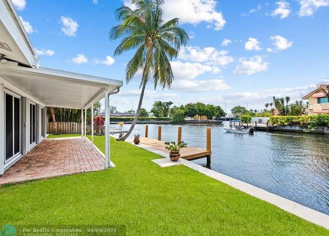 Property at 2140 NE 25th St, Wilton Manors, FL 33305, 3 beds, 2.5 baths