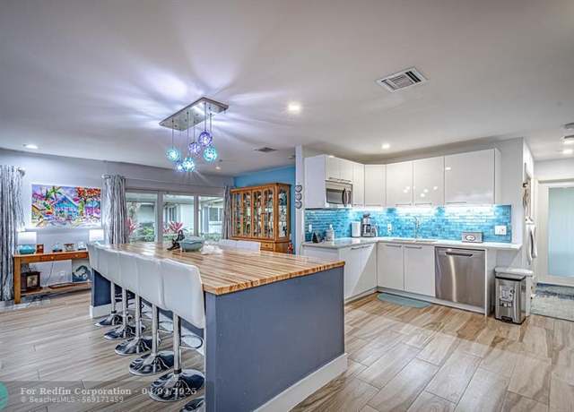 Property at 904 W Cypress Ln Unit V-46, Pompano Beach, FL 33069, 3 beds, 3 baths