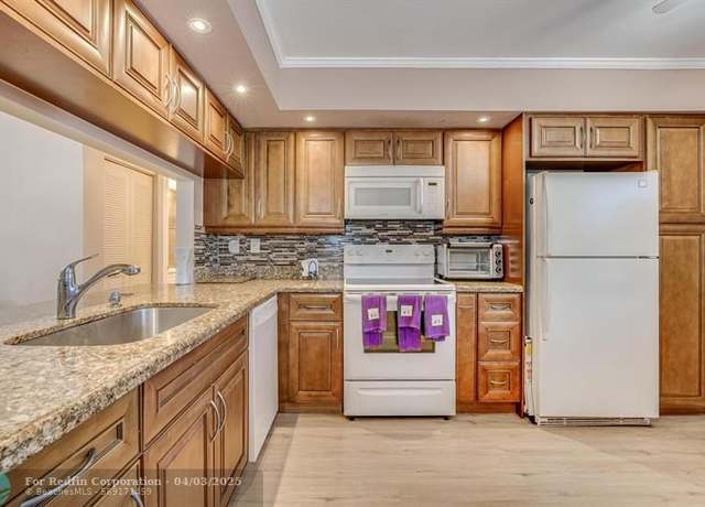 Property at 2524 104th Ave #307, Sunrise, FL 33322, 2 beds, 2 baths