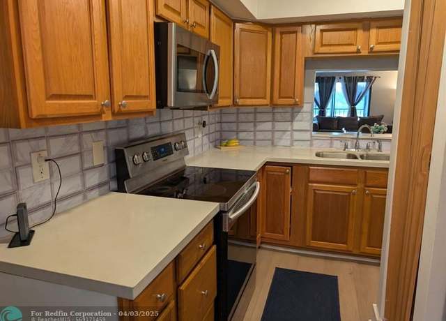 Property at 5884 Morningstar Cir #201, Delray Beach, FL 33484, 2 beds, 2 baths