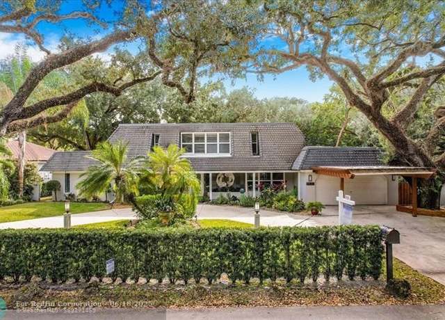 Property at 3920 SW 56th Ct, Fort Lauderdale, FL 33312, 4 beds, 4.5 baths
