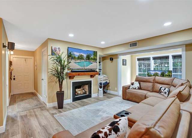 Property at 5063 Heatherhill Ln #20, Boca Raton, FL 33486, 2 beds, 2 baths