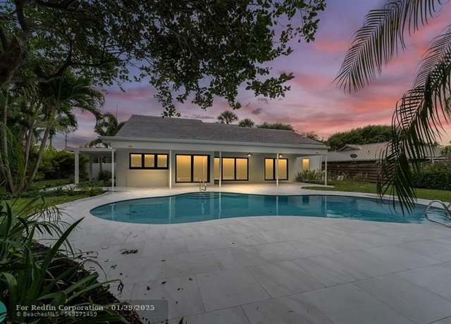 Property at 701 SW 34th Ave, Boynton Beach, FL 33435, 4 beds, 3 baths