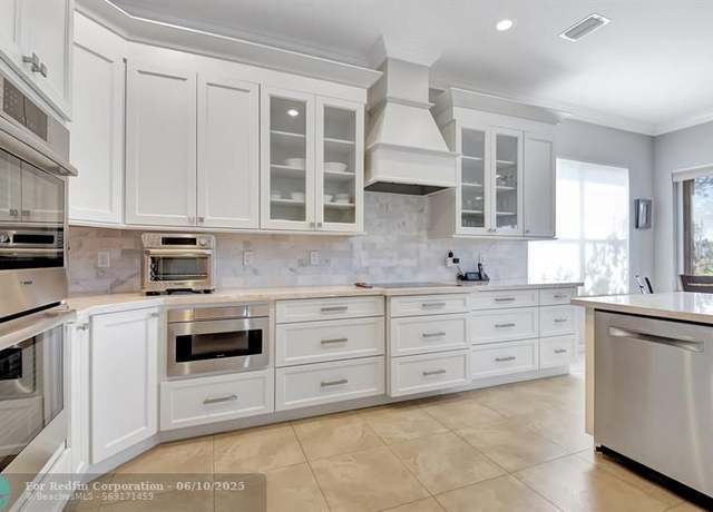 Property at 8206 Azure Coast Blvd, FL 33467, 3 beds, 2 baths