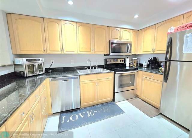 Property at 4500 N Federal Hwy #303, Lighthouse Point, FL 33064, 2 beds, 2 baths