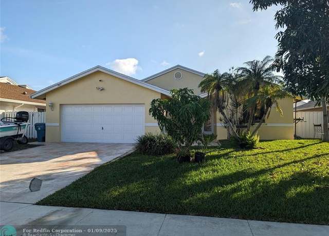 Property at 707 SE 3rd Ave, Dania, FL 33004, 3 beds, 2 baths