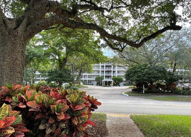 Property at 808 Cypress Blvd #504, Pompano Beach, FL 33069, 3 beds, 2.5 baths