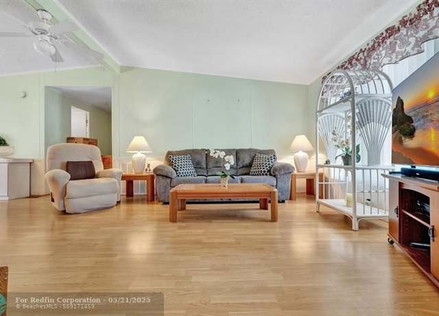 Property at 19 La Puerta Del Norte, Fort Pierce, FL 34951, 2 beds, 2 baths