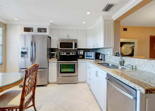 Property at 3202 Portofino Pt Unit E4, Coconut Creek, FL 33066, 2 beds, 2 baths