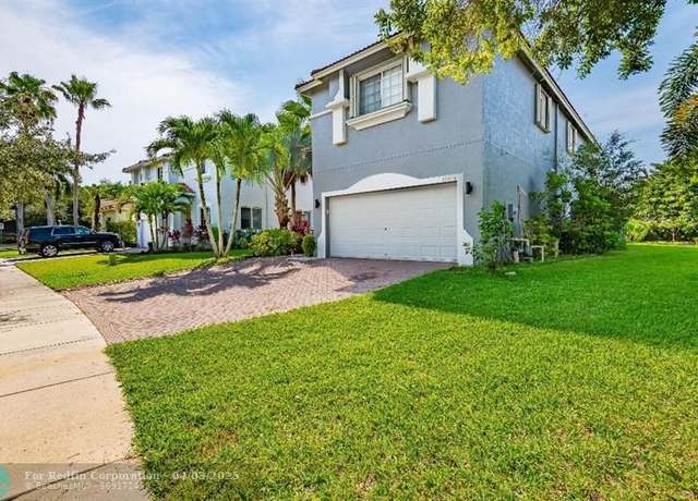 Property at 10074 Boca Vista Dr, Boca Raton, FL 33498, 6 beds, 4 baths