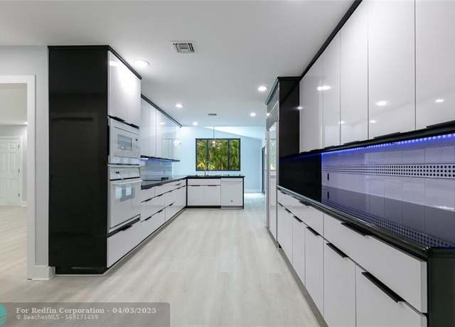 Property at 13401 SW 83rd Ave, Pinecrest, FL 33156, 5 beds, 5.5 baths