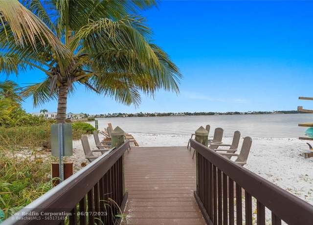 Property at 515 Via Villagio, Hypoluxo, FL 33462, 3 beds, 2.5 baths