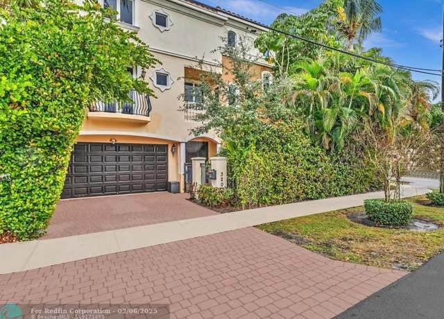 Property at 320 NE 16th Ave, Fort Lauderdale, FL 33301, 3 beds, 4 baths