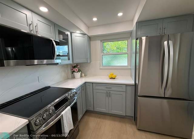 Property at 106 Royal Park Dr Unit 3C, Oakland Park, FL 33309, 2 beds, 2 baths