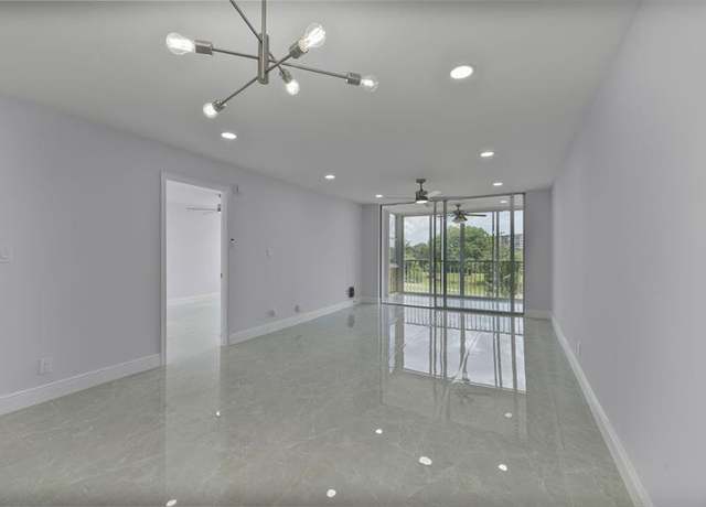 Property at 2901 S Palm Aire Dr #306, Pompano Beach, FL 33069, 1 bed, 1.5 baths