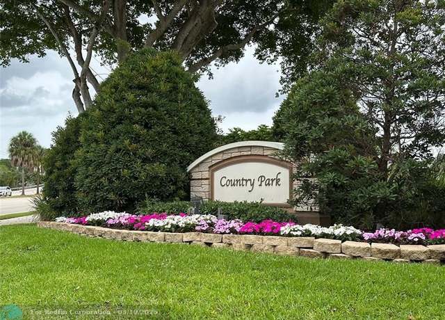 Property at 8389 Rural Ln, Boca Raton, FL 33433, 3 beds, 2 baths