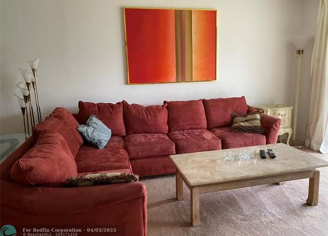 Property at 811 S Hollybrook Dr #203, Pembroke Pines, FL 33025, 2 beds, 2 baths
