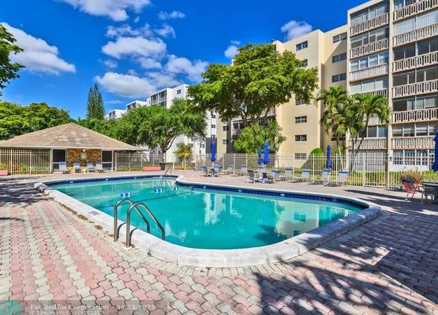 Property at 1001 NE 14th Ave #303, Hallandale, FL 33009, 1 bed, 1.5 baths