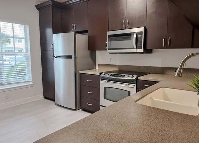 Property at 9967 NW 56th Pl #9967, Coral Springs, FL 33076, 2 beds, 2.5 baths