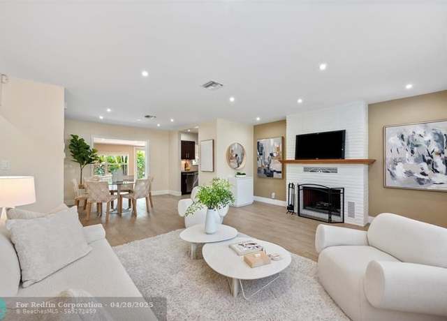 Property at 1614 NE 14th St, Fort Lauderdale, FL 33304, 2 beds, 2 baths