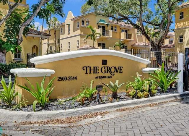 Property at 2540 SW 14th Ave #202, Fort Lauderdale, FL 33315, 2 beds, 2.5 baths