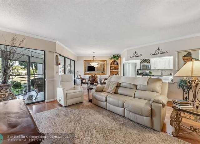 Property at 5650 Camino Del Sol #200, Boca Raton, FL 33433, 3 beds, 2.5 baths