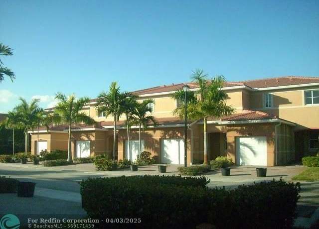 Property at 4908 SW 30 Ter, Fort Lauderdale, FL 33312, 4 beds, 3 baths