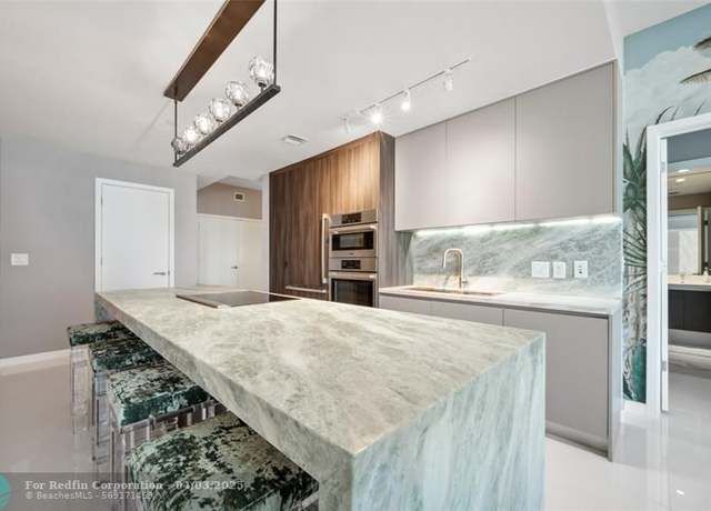 Property at 851 NE 1st Ave #907, Miami, FL 33132, 2 beds, 3 baths