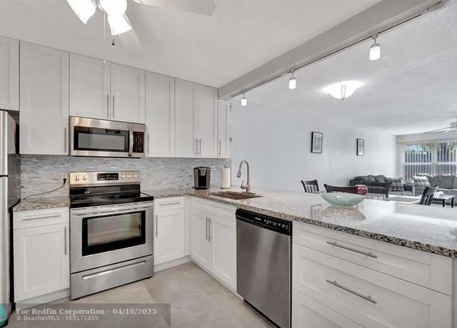 Property at 9110 Fairbanks Ln #5, Boca Raton, FL 33496, 2 beds, 2 baths