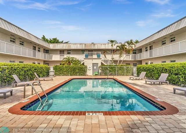 Property at 2050 N Douglas Rd #211, Pembroke Pines, FL 33024, 1 bed, 1 bath