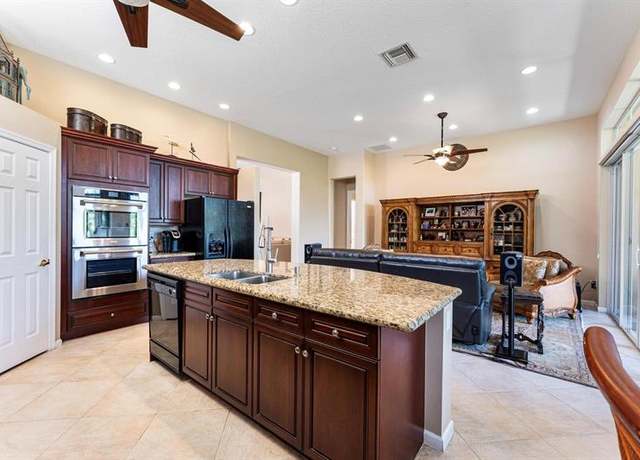 Property at 1914 Via Castello, Wellington, FL 33411, 3 beds, 2.5 baths