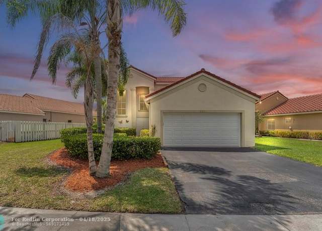 Property at 697 Sand Creek Cir, Weston, FL 33327, 4 beds, 2.5 baths