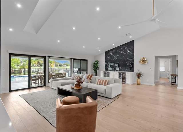 Property at 8611 Gullane Ct, Palm Beach Gardens, FL 33412, 4 beds, 3.5 baths