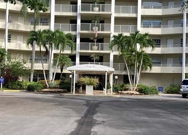 Property at 805 Cypress Blvd #309, Pompano Beach, FL 33069, 3 beds, 2.5 baths