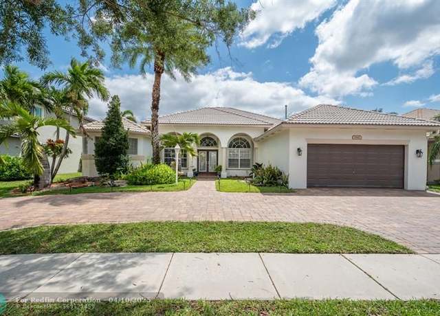 Property at 1865 NW 140th Ter, Pembroke Pines, FL 33028, 5 beds, 3 baths