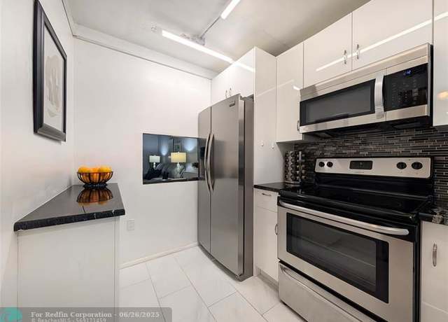 Property at 8021 N Sunrise Lakes Dr #203, Sunrise, FL 33322, 2 beds, 2 baths